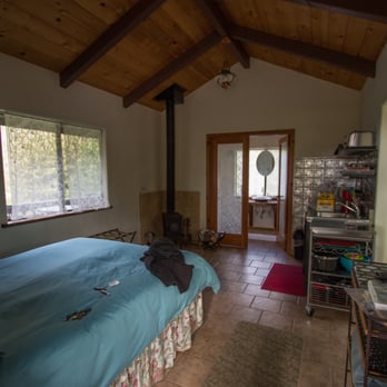 Heart Circle Mountain - This is basically what the place looks like (inside)...bathroom straight ahead and a small dining area to the right hand side - Vacation Rentals Near Me - Carmel, California