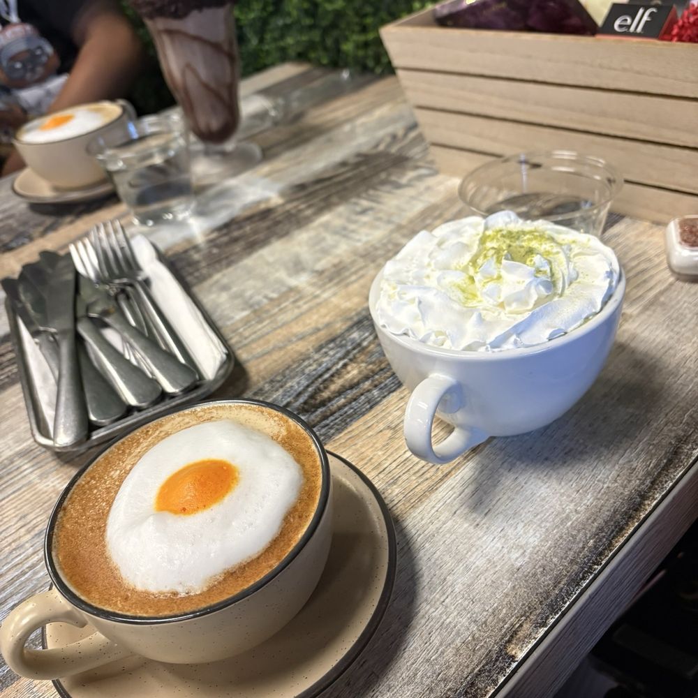 A Huevo Cafe - Cafe de holla y matcha latte - Breakfast & Brunch Near Me - Los Angeles, California A Huevo Cafe - Cafe de holla y matcha latte - Breakfast & Brunch Near Me - Los Angeles, California