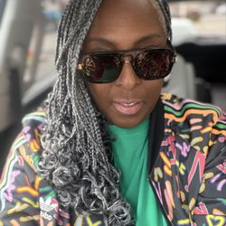 Yasmin’s Beauty Salon - Knotless braids