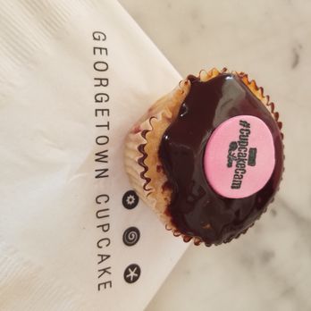 Georgetown Cupcake - Chocolate cupcake - Cupcakes Near Me - Washington, DC, District of Columbia