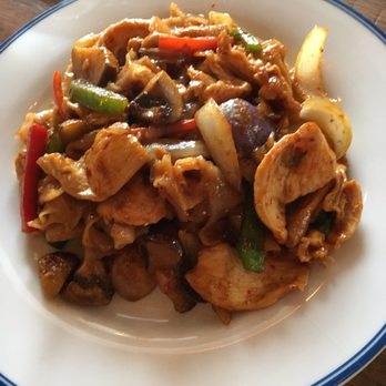 Sla Thai Restaurant - Drunken Noodle - Thai Near Me - Montclair, New Jersey