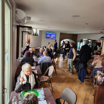 I 12 Gatti Pizza - Dining area. - Italian Near Me - Milan, Michigan I 12 Gatti Pizza - Dining area. - Italian Near Me - Milan, Michigan