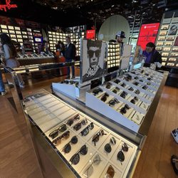 Sunglass Hut
