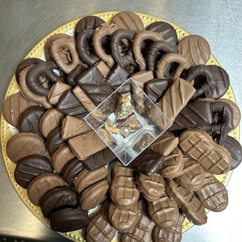 Betty's Chocolates - Venetian Table and all event gatherings favorites. Try Chocolate covered Butter Nutters, Oreos, Pretzels. - Chocolatiers & Shops Near Me Betty's Chocolates - Venetian Table and all event gatherings favorites. Try Chocolate covered Butter Nutters, Oreos, Pretzels. - Chocolatiers & Shops Near Me