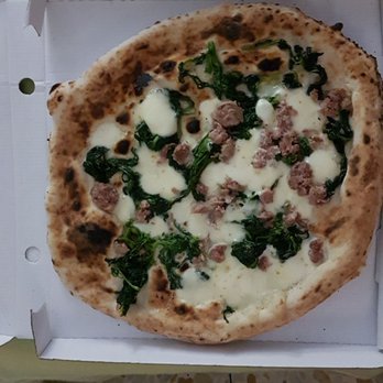 Pizzeria 400 Gradi - Pizza Near Me - Naples, NA