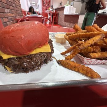 Wulf Burger - Wulf Classic - Burgers Near Me - Frisco, Texas