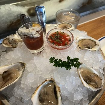 Hudson House - Oysters - Seafood Near Me - Irving, Texas