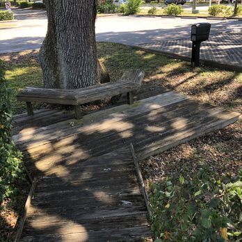 Express Oil Change & Tire Engineers - Nice little waiting area outside - Auto Repair Near Me - Valrico, Florida