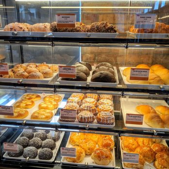 85°C Bakery Cafe-Lakeline - Coffee & Tea Near Me - Austin, Texas