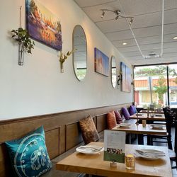Tee’ Thai Flavors - Inside the restaurant