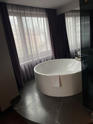 Roomers Frankfurt, Autograph Collection by null