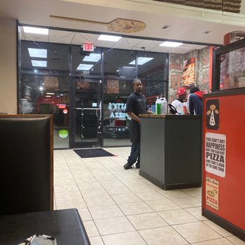 Fatty's Pizza - Looking from my seat. Done-in, yippee! - Pizza Near Me - Macon, Georgia