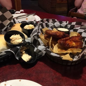 Santa Fe Cattle - Wings and rolls - Steakhouses Near Me - Midwest City, Oklahoma