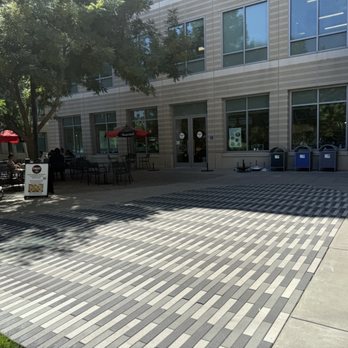 CRUST - Fresh Sourdough Deli - Many tables and chairs outside with shade , parking lot is massive , shouldn't be an issue at all easy to miss - Sandwiches Near Me - Pleasanton, California