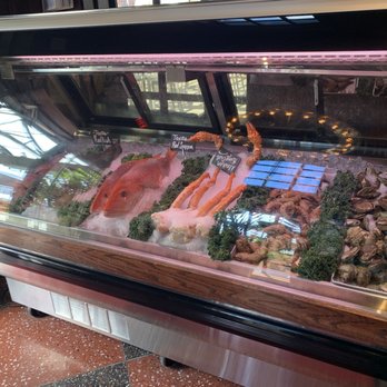 Pappadeaux Seafood Kitchen - Fresh fish on ice - Cajun/Creole Near Me - Austin, Texas Pappadeaux Seafood Kitchen - Fresh fish on ice - Cajun/Creole Near Me - Austin, Texas