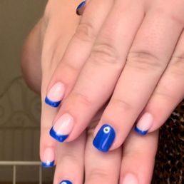 Gorgeous Greek inspired nails