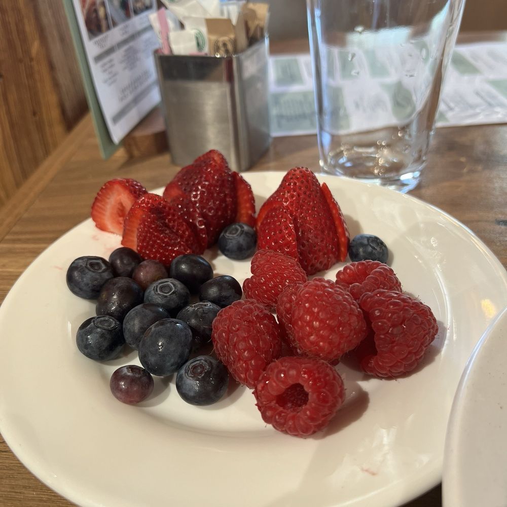 Dolce Arte - Fruit and Berries - Cafes Near Me - Chicago, Illinois Dolce Arte - Fruit and Berries - Cafes Near Me - Chicago, Illinois
