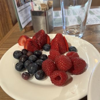 Dolce Arte - Fruit and Berries - Cafes Near Me - Chicago, Illinois Dolce Arte - Fruit and Berries - Cafes Near Me - Chicago, Illinois