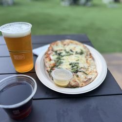 The Mountain Winery - Margherita Flatbread