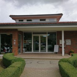 Pizzeria Il Ristorante - Eingang durch den Golfclub