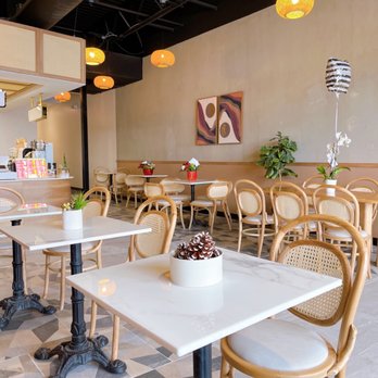 Fat Bee Cafe Shawnee - Seating Area - Desserts Near Me - Shawnee, Kansas Fat Bee Cafe Shawnee - Seating Area - Desserts Near Me - Shawnee, Kansas