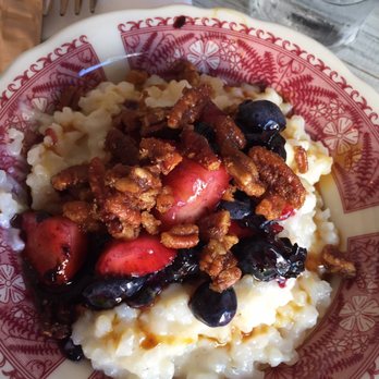 Haberdish - Rice pudding with strawberries, blueberries and pecans - Southern Near Me - Charlotte, North Carolina Haberdish - Rice pudding with strawberries, blueberries and pecans - Southern Near Me - Charlotte, North Carolina