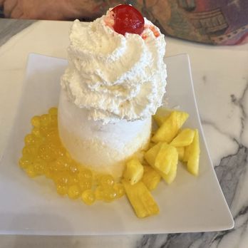 Vampire Penguin - Pina colada - Ice Cream & Frozen Yogurt Near Me - Brandon, Florida