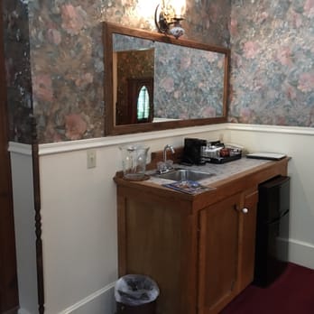 Palace Hotel & Bath House - Suite 2 - Hotels Near Me - Eureka Springs, Arkansas