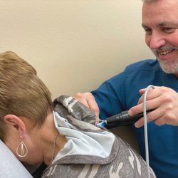 Pfeffer Chiropractic & Concussion Clinic - Dr. Pete using the Pro-Adjuster