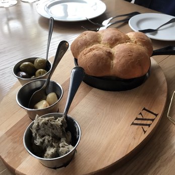 XXI Chophouse - Freshly baked bread - Steakhouses Near Me - Kleinburg, Ontario