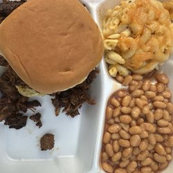 Dyvine BBQ In Motion - Chopped Chicken Sandwich