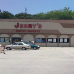 Lots of parking at Jerry's. Lots of parking at Jerry's.
