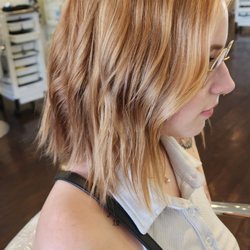 La Vogue Beauty Shoppe