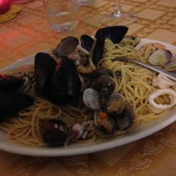 Osteria Dell'olio Grosso - Spaghetti met mosselen en kokkels.