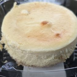 Giuseppi's Pizzeria - Plain homemade cheesecake