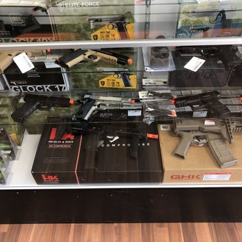 Airsoft Station - We have Glocks, Beretta's and 1911's! The perfect Airsoft hand guns! - Airsoft Near Me - East Dundee, Illinois