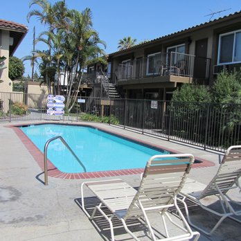 Fullerton Garden Apartments - Sparkling Pool - Apartments Near Me - Fullerton, California Fullerton Garden Apartments - Sparkling Pool - Apartments Near Me - Fullerton, California