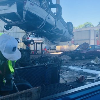 Kosta's Scrap Metals - Fork lift smashing up the junk cars!!! - Recycling Center Near Me - Portland, Oregon