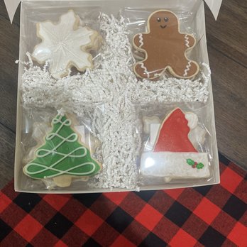 Sweet Expressions Desserts - Christmas sugar cookie box - Desserts Near Me Sweet Expressions Desserts - Christmas sugar cookie box - Desserts Near Me