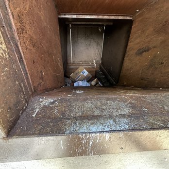 Polo Glen - Empty bin while trash around - Apartments Near Me - Plantation, Florida