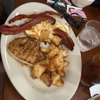 Sunset Grill - Eggs, bacon and potatoes - American Near Me - Fredericksburg, Texas Sunset Grill - Eggs, bacon and potatoes - American Near Me - Fredericksburg, Texas