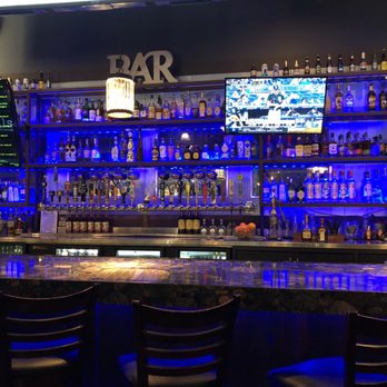 Knolls Restaurant - Cool looking bar with a good selection of adult beverages - American Near Me - Long Beach, California