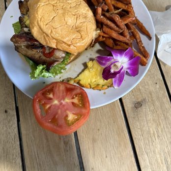 Barefoot Beach Cafe - Breakfast & Brunch Near Me - Honolulu, Hawaii
