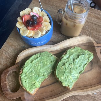 Bluetree Cafe - Kaka'ako - Avocado toast, açaí bowl and iced coffee - Coffee & Tea Near Me - Honolulu, Hawaii