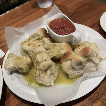 Sal's by Victor - Undercooked too doughy garlic knots $6 - Italian Near Me - Williamsburg, Virginia