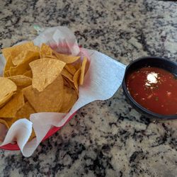 El Rancho - Chips and salsa