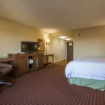 Hampton Inn Washington - Guest room - Hotels Near Me - Washington, North Carolina
