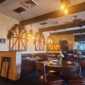 BV's Italian Kitchen - Bar and dinning - Italian Near Me - Cottonwood, Arizona