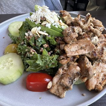Saltyard - Kale quinoa salad with cucumber, cherry tomatoes, avocado, feta cheese, chicken & roasted almonds with Thai chili vinaigrette - New American Near Me - Burlingame, California Saltyard - Kale quinoa salad with cucumber, cherry tomatoes, avocado, feta cheese, chicken & roasted almonds with Thai chili vinaigrette - New American Near Me - Burlingame, California