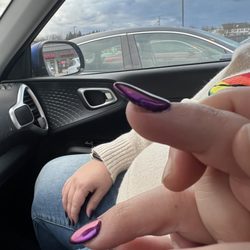 Famous Nails - Horrible angle. "It's fine it's fine"